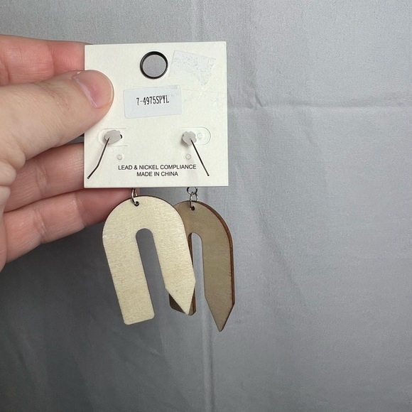 Clover Fashion Dangle Earrings Pencil Teacher for Pierced Ears NWT - Picture 3 of 4